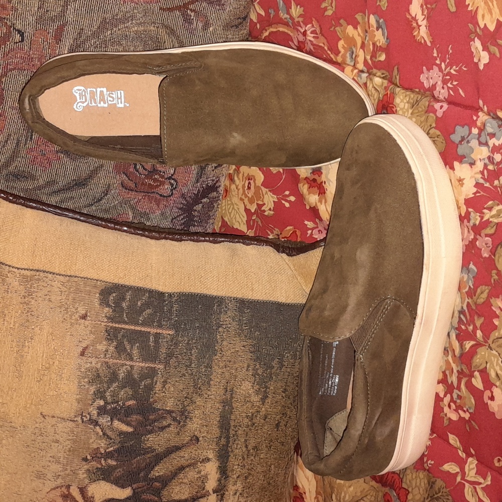 🌺BRASH OLIVE GREEN SUEDE Flats